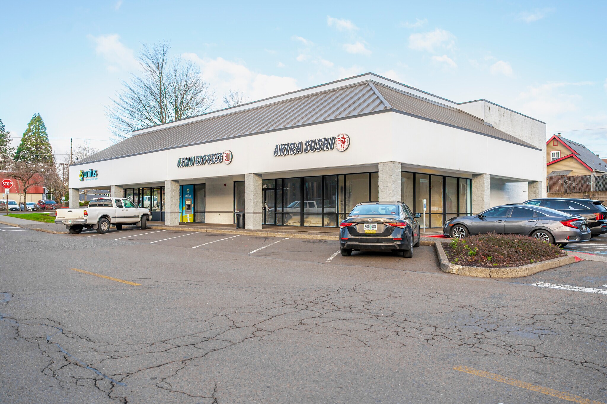 920-950 NW Eastman Pky, Gresham, OR à vendre Photo de l’immeuble– Image 1 sur 4