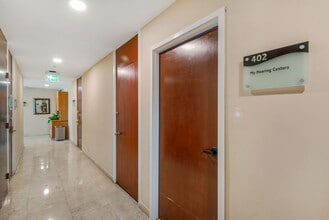 240 S La Cienega Blvd, Beverly Hills, CA à louer Photo intérieure– Image 1 sur 17