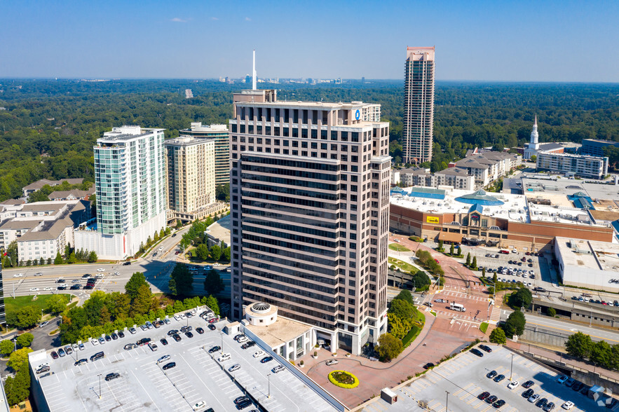 3424 Peachtree Rd NE, Atlanta, GA à louer - Photo de l’immeuble – Image 2 sur 17