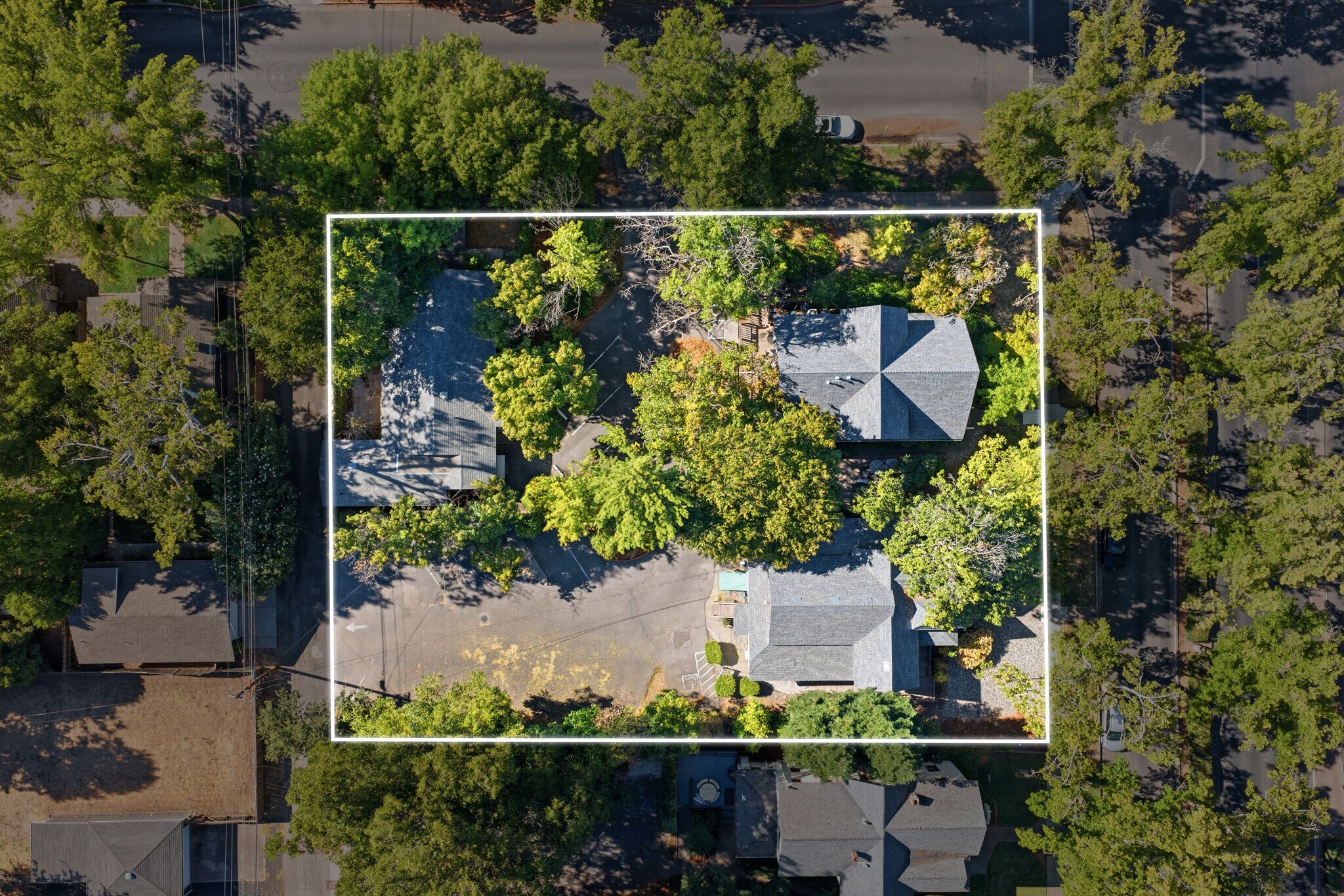 1361 Esplanade Rd, Chico, CA à vendre Photo de l’immeuble– Image 1 sur 53