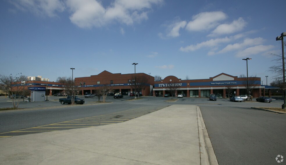 1499 New Walkertown Rd, Winston-Salem, NC à louer - Photo de l’immeuble – Image 2 sur 8
