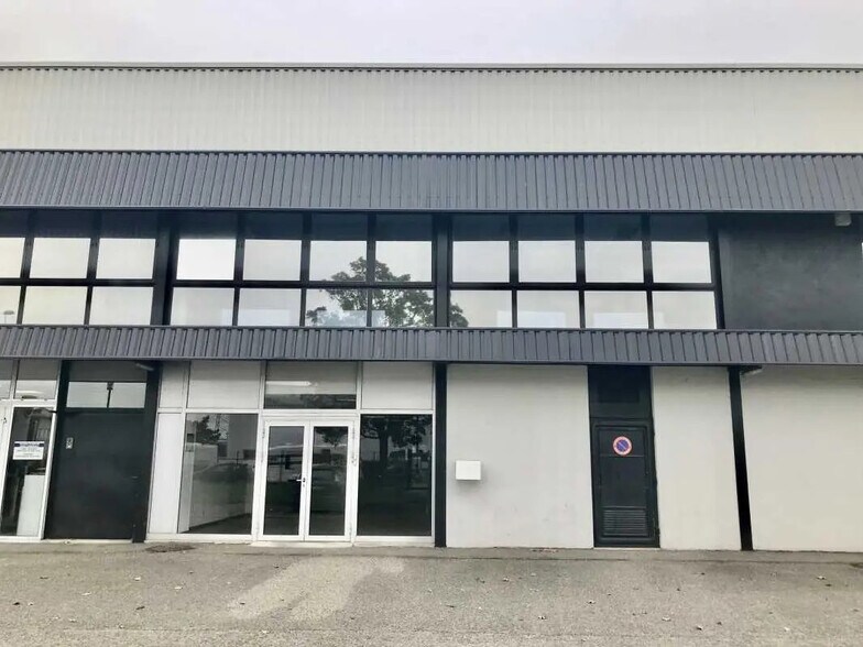 Bureau dans Saint-Étienne-du-Rouvray à louer - Photo de l’immeuble – Image 3 sur 12