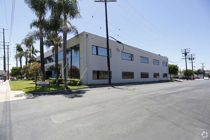 1711 S Mountain Ave, Monrovia, CA à louer - Photo de l’immeuble – Image 2 sur 8