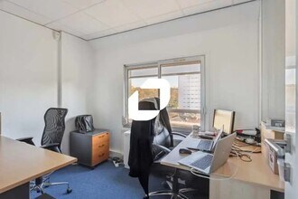Bureau dans Issy-les-Moulineaux à louer Photo intérieure– Image 2 sur 4