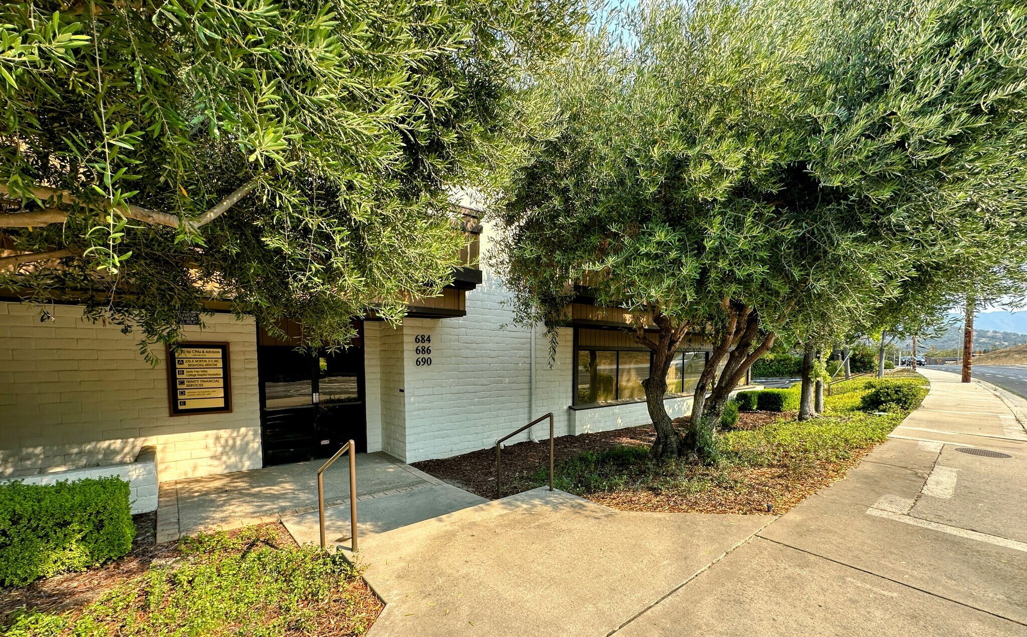 684-690 Alamo Pintado Rd, Solvang, CA à louer Photo intérieure– Image 1 sur 14