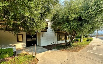 684-690 Alamo Pintado Rd, Solvang, CA à louer Photo intérieure– Image 1 sur 14