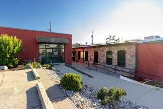 Plus de détails pour 1213 Center St, Lansing, MI - Bureau à vendre