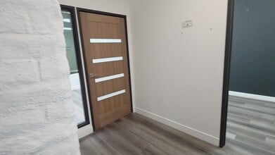 17200 Ventura Blvd, Encino, CA à louer - Vidéo sur l’annonce professionnelle