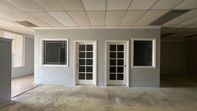 4453-4457 E La Palma Ave, Anaheim, CA à louer Photo intérieure– Image 2 sur 9