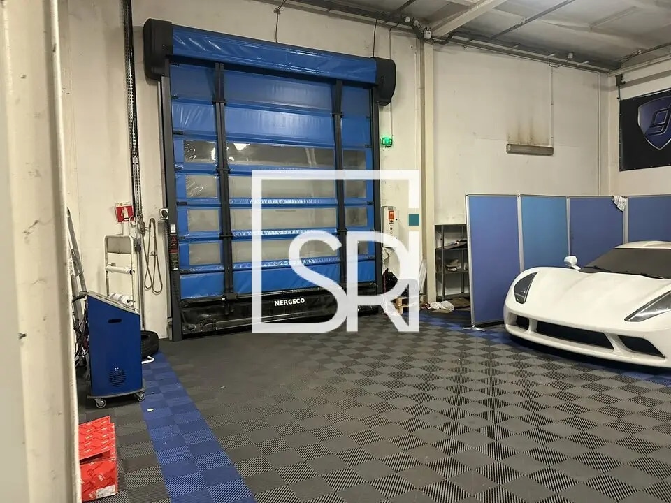 Industriel/Logistique dans Saint-Yorre à vendre Photo intérieure– Image 1 sur 11