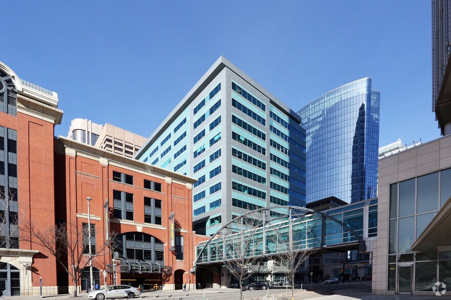 607 8th Ave SW, Calgary, AB à louer - Photo de l’immeuble – Image 2 sur 4