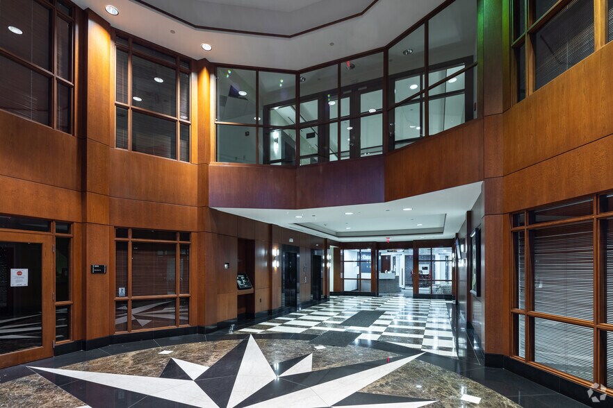 9960 Corporate Campus Dr, Louisville, KY à vendre - Hall d’entrée – Image 2 sur 8