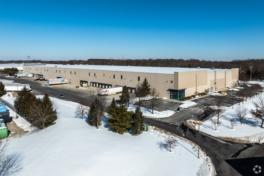 14 Applegate Dr, Robbinsville, NJ à louer - Photo de l’immeuble – Image 2 sur 5