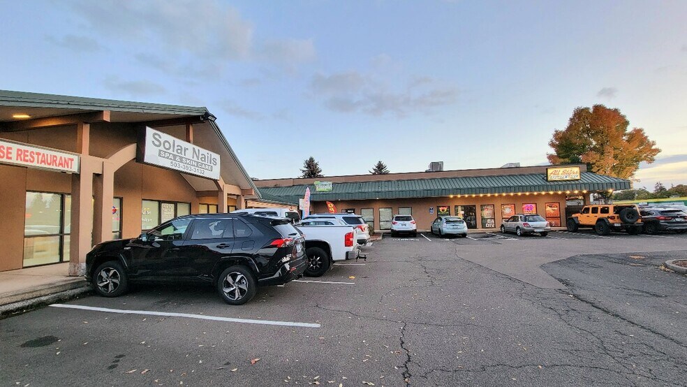 4900-4924 River Rd N, Keizer, OR à louer - Photo de l’immeuble – Image 2 sur 8