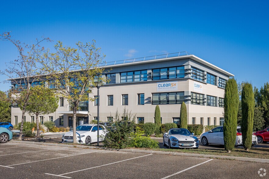 320 Avenue Archimède, Aix-en-Provence à louer - Photo principale – Image 1 sur 4