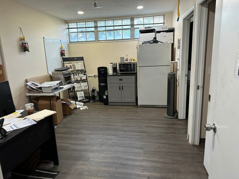 3606 E 4th Ave, Tampa, FL à louer - Photo intérieure – Image 2 sur 8