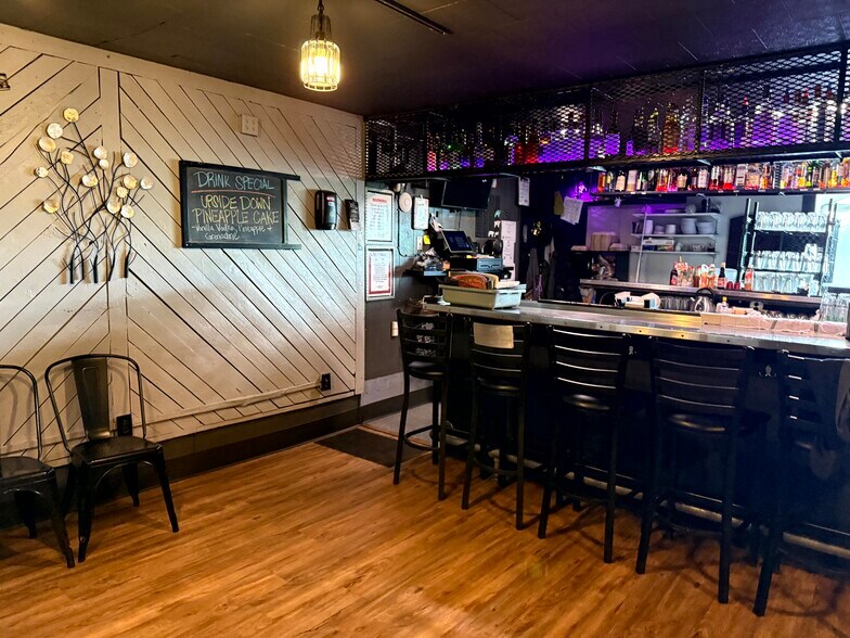 453 E Pioneer Ave, Homer, AK à vendre - Photo de l’immeuble – Image 3 sur 10