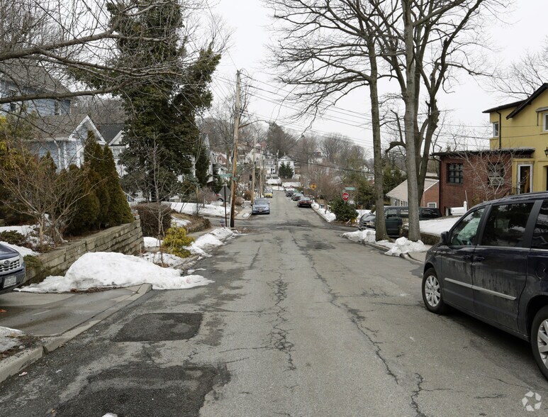 69 Starbuck St, Staten Island, NY à vendre - Photo de l’immeuble – Image 3 sur 52