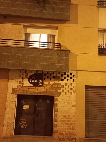 Local commercial dans Córdoba, Córdoba à vendre - Photo de l’immeuble – Image 2 sur 2