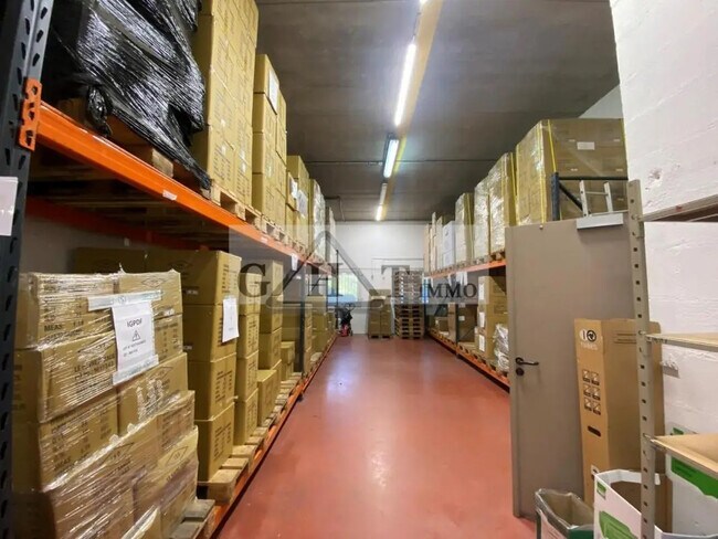 Plus de détails pour Bureau, Industriel/Logistique à louer