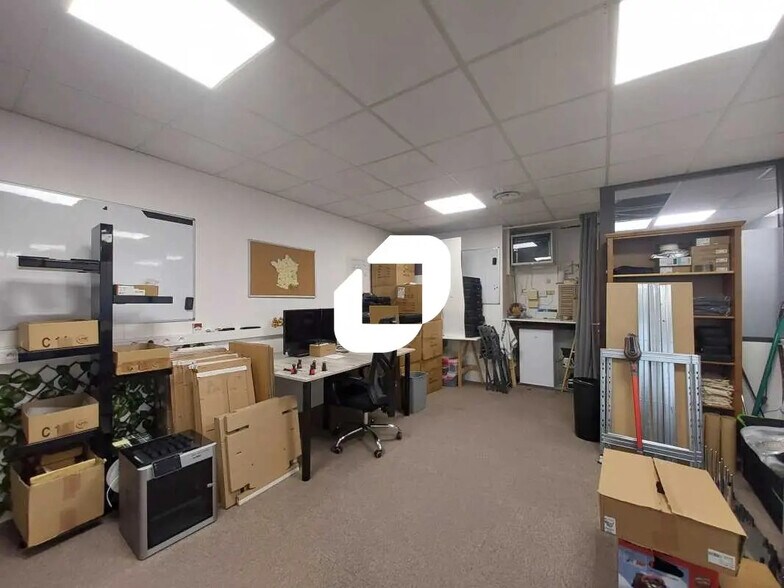 Bureau dans Baillargues à louer - Photo de l’immeuble – Image 3 sur 3