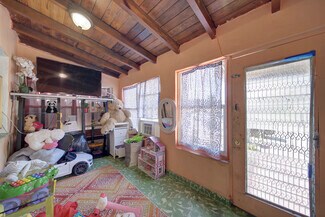 Plus de détails pour 1877 SW 6th St, Miami, FL - Logement à vendre