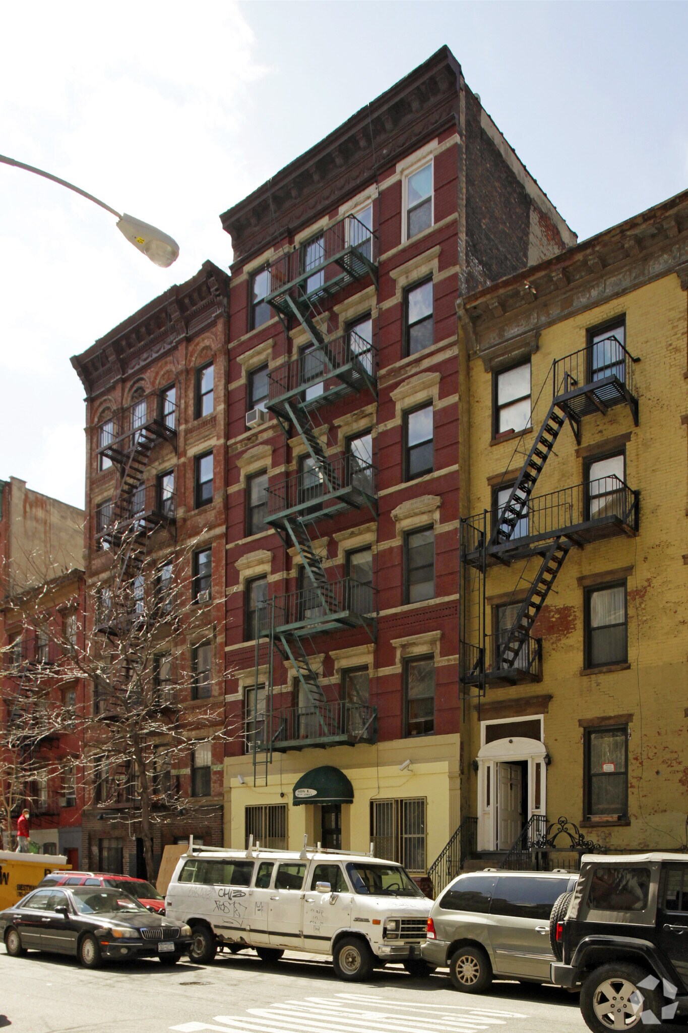 608 E 9th St, New York, NY à vendre Photo principale– Image 1 sur 3