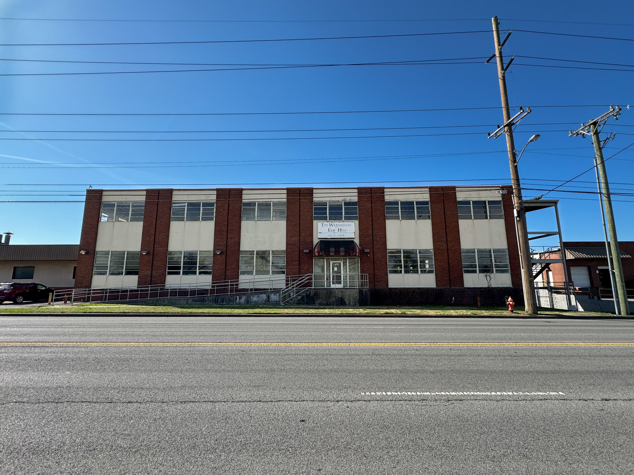1413-1419 Elm Hill Pike, Nashville, TN à louer Photo de l’immeuble– Image 1 sur 7