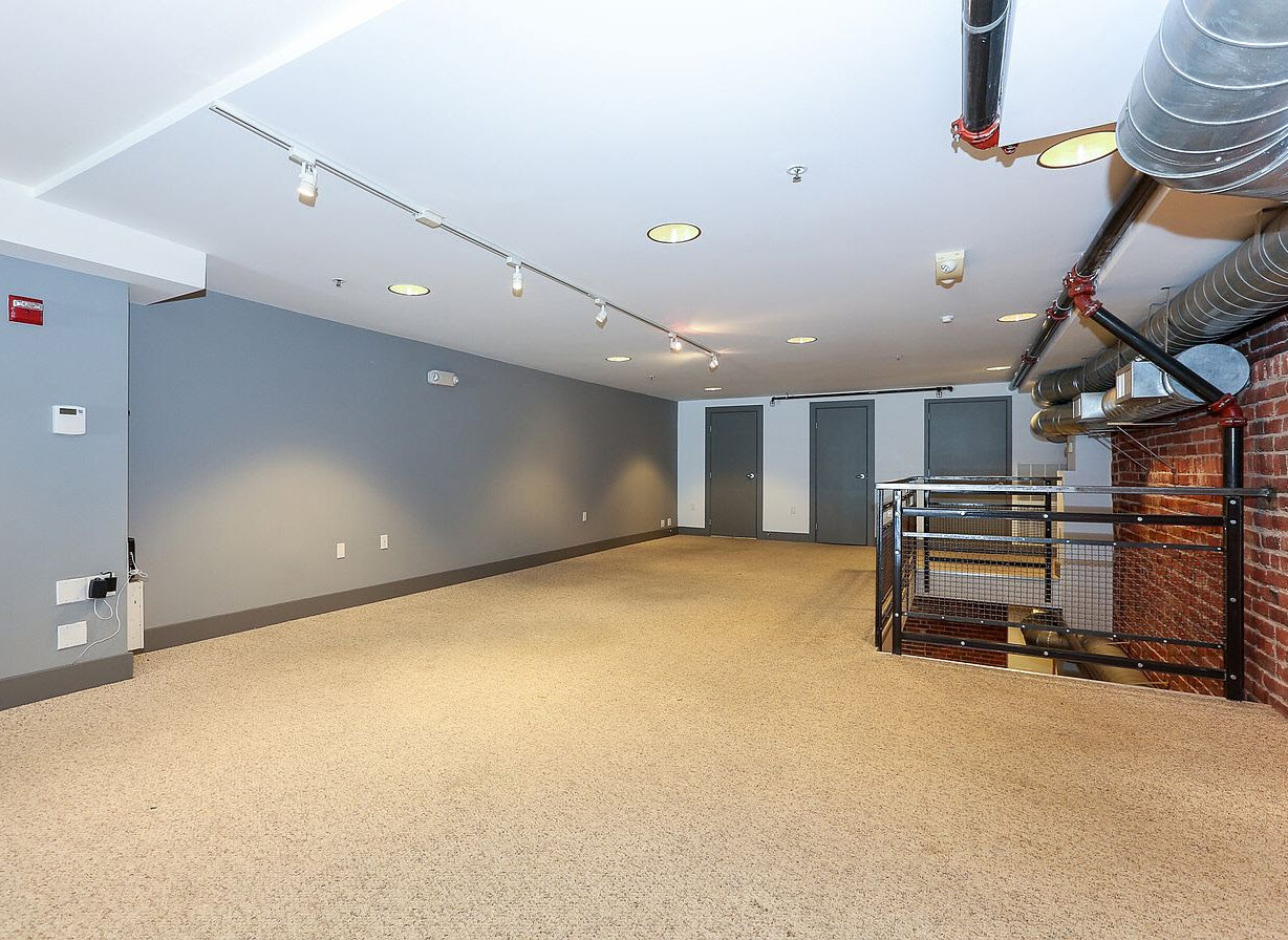 1233-1235 Howard St, San Francisco, CA 94103 - Lot 1235-D -  - Photo intérieure - Image 2 of 5