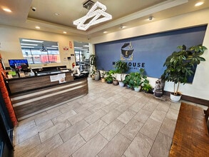 5487-5597 Clairemont Mesa Blvd, San Diego, CA à louer Photo intérieure– Image 2 sur 4