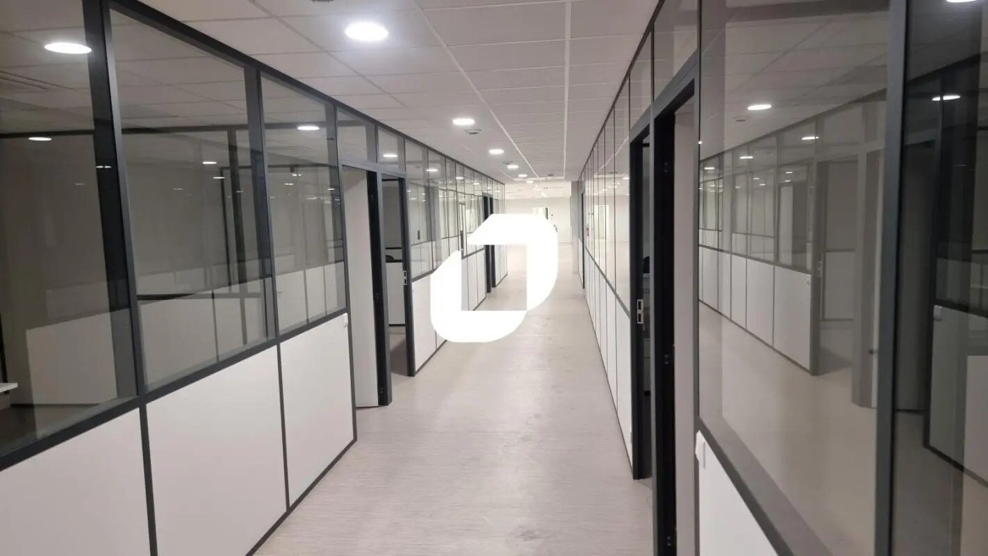 Bureau dans Chennevières-sur-Marne à louer Photo intérieure– Image 1 sur 5