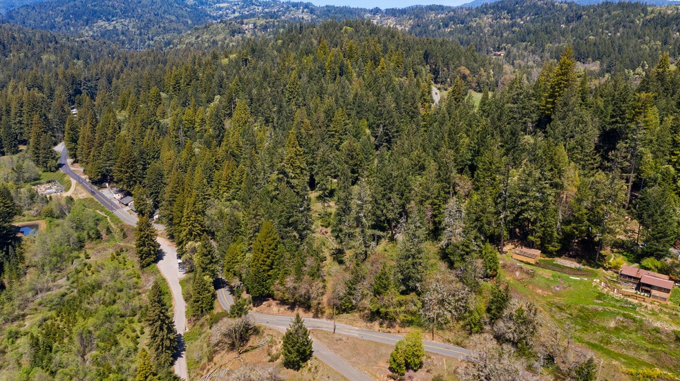 24680 Brooktrails Dr, Willits, CA à vendre - Aérien – Image 1 sur 10