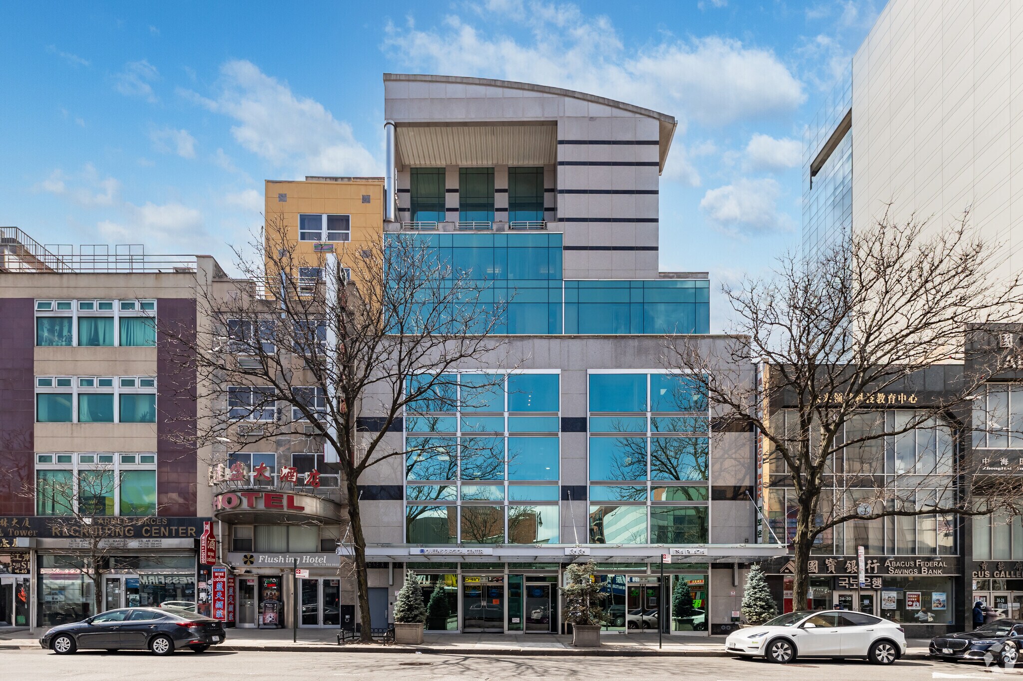 36-36 Main St, Flushing, NY à louer Photo principale– Image 1 sur 6