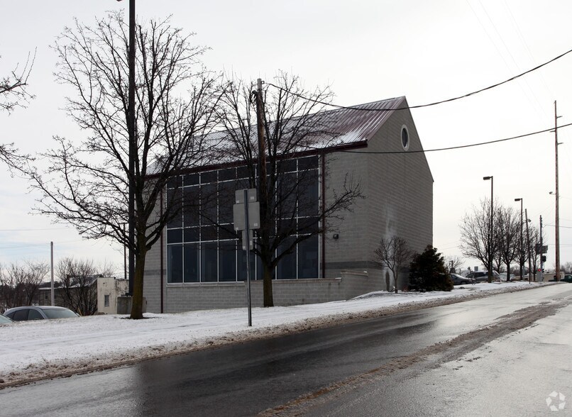 111 E Park Ave, Mansfield, OH à louer - Photo de l’immeuble – Image 2 sur 2