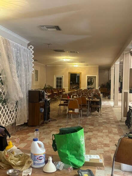 5824 Doniphan Dr, El Paso, TX à vendre - Photo de l’immeuble – Image 3 sur 10