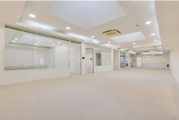 Bureau dans Paris à vendre - Photo de l’immeuble – Image 2 sur 9