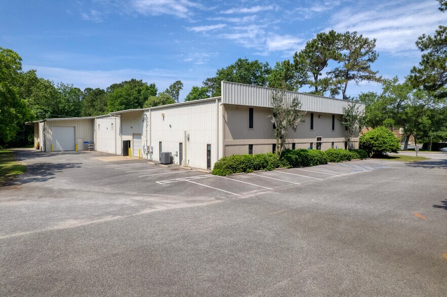 3325 S Morgans Point Rd, Mount Pleasant, SC à louer - Photo de l’immeuble – Image 1 sur 12