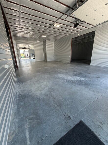 540-570 N Service Rd, Saint Peters, MO à louer - Photo de l’immeuble – Image 3 sur 9