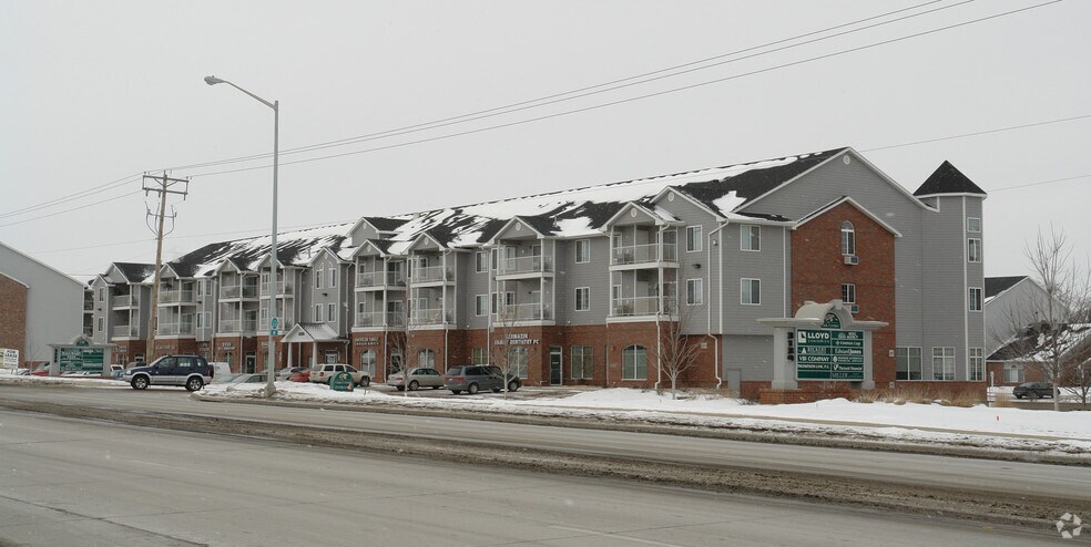 3220 W 57th St, Sioux Falls, SD à louer - Photo de l’immeuble – Image 2 sur 4