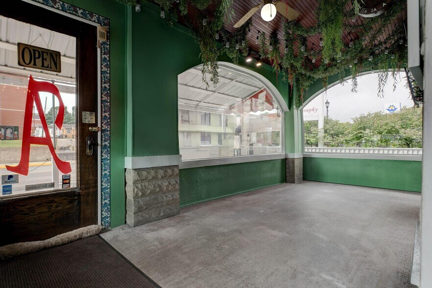 134 E Main St, Morehead, KY à vendre - Photo de l’immeuble – Image 2 sur 41