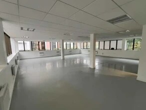 21 Rue Albert Calmette, Jouy-en-Josas à louer Photo intérieure– Image 2 sur 9