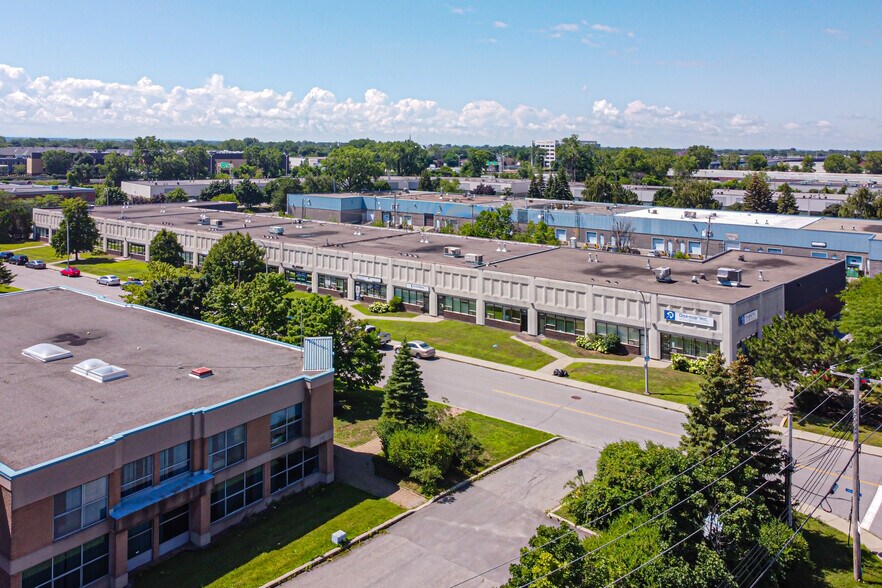 500-548 Av Meloche, Dorval, QC à louer - Photo de l’immeuble – Image 2 sur 7