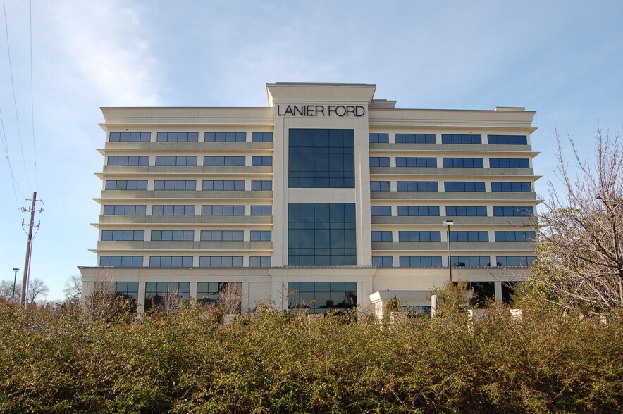 2101 Clinton Ave, Huntsville, AL à louer - Photo de l’immeuble – Image 1 sur 3