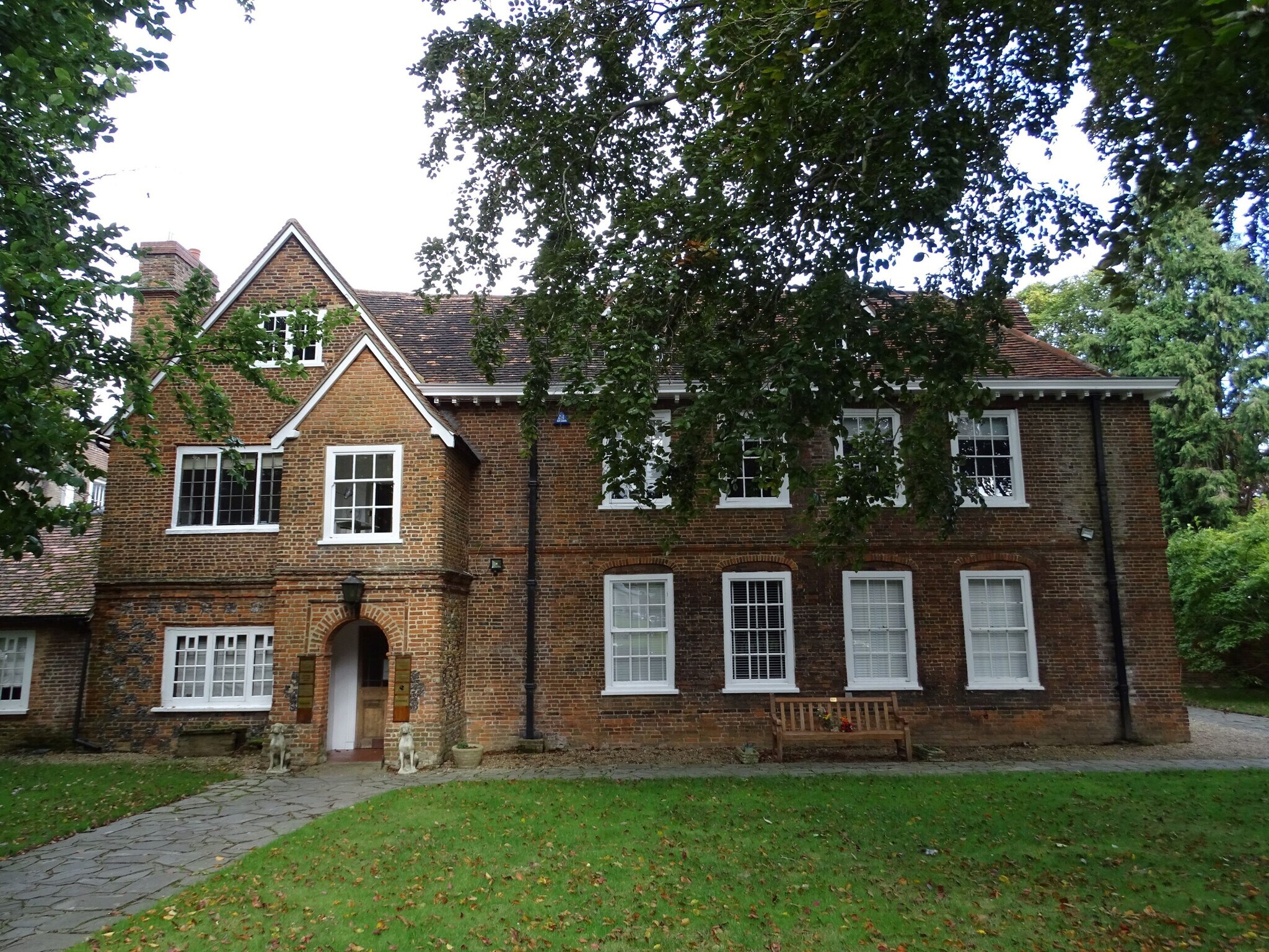 4 Southdown Rd, Harpenden à louer Photo de l’immeuble– Image 1 sur 10