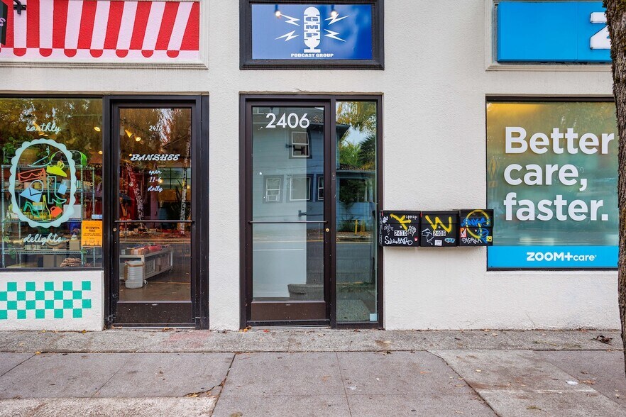 2400-2418 E Burnside St, Portland, OR à louer - Photo de l’immeuble – Image 3 sur 15