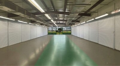 5403 W Irlo Bronson Memorial Hwy, Kissimmee, FL à louer Photo intérieure– Image 2 sur 4