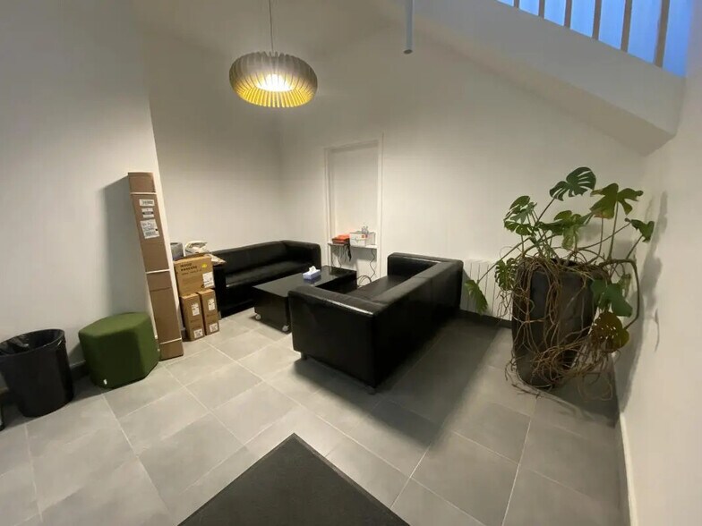 Bureau dans Paris à louer - Photo de l’immeuble – Image 2 sur 7