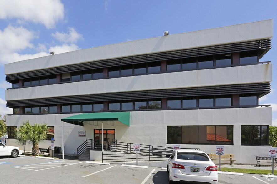 1751 Mound St, Sarasota, FL à louer - Photo de l’immeuble – Image 3 sur 5