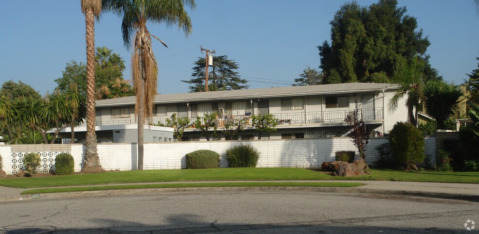 445 W Front St, Covina, CA à vendre - Photo de l’immeuble – Image 2 sur 4