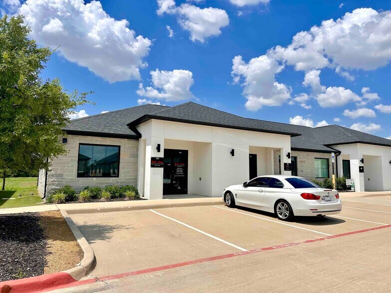 2001 Auburn Hills Pky, McKinney, TX à louer - Photo de l’immeuble – Image 1 sur 3